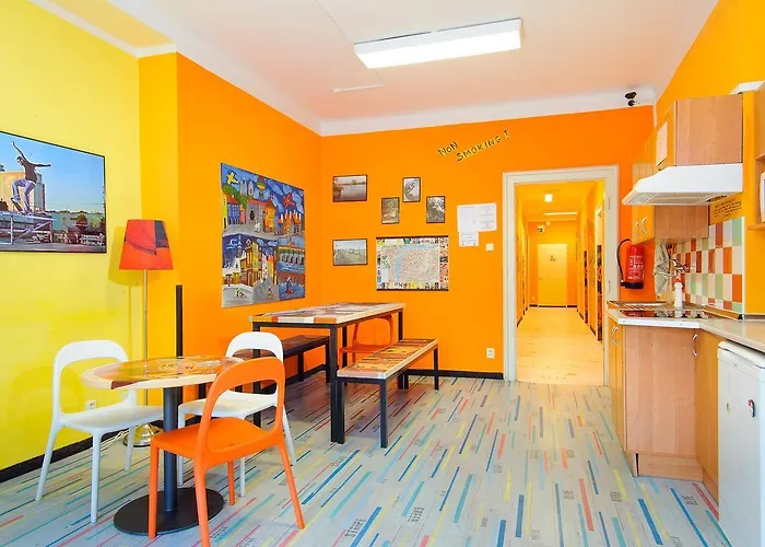 Hostel Old *